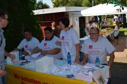 Kleiderherz-DKMS-05-fleissige Helfer